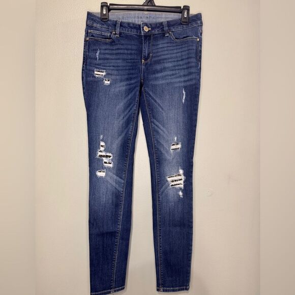 White House Black‎ Market Skinny Jeans With sequins under distressing! Size 2 - Picture 1 of 8